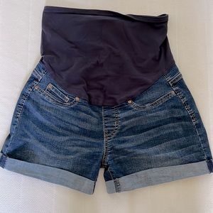 Maternity shorts